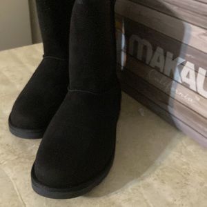NWT Makula Ani black faux fur boots ladies size 9